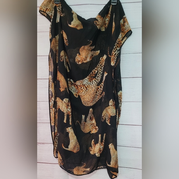 Source Unknown Accessories - Semi sheer leopard 🐆 print lightweight scarf